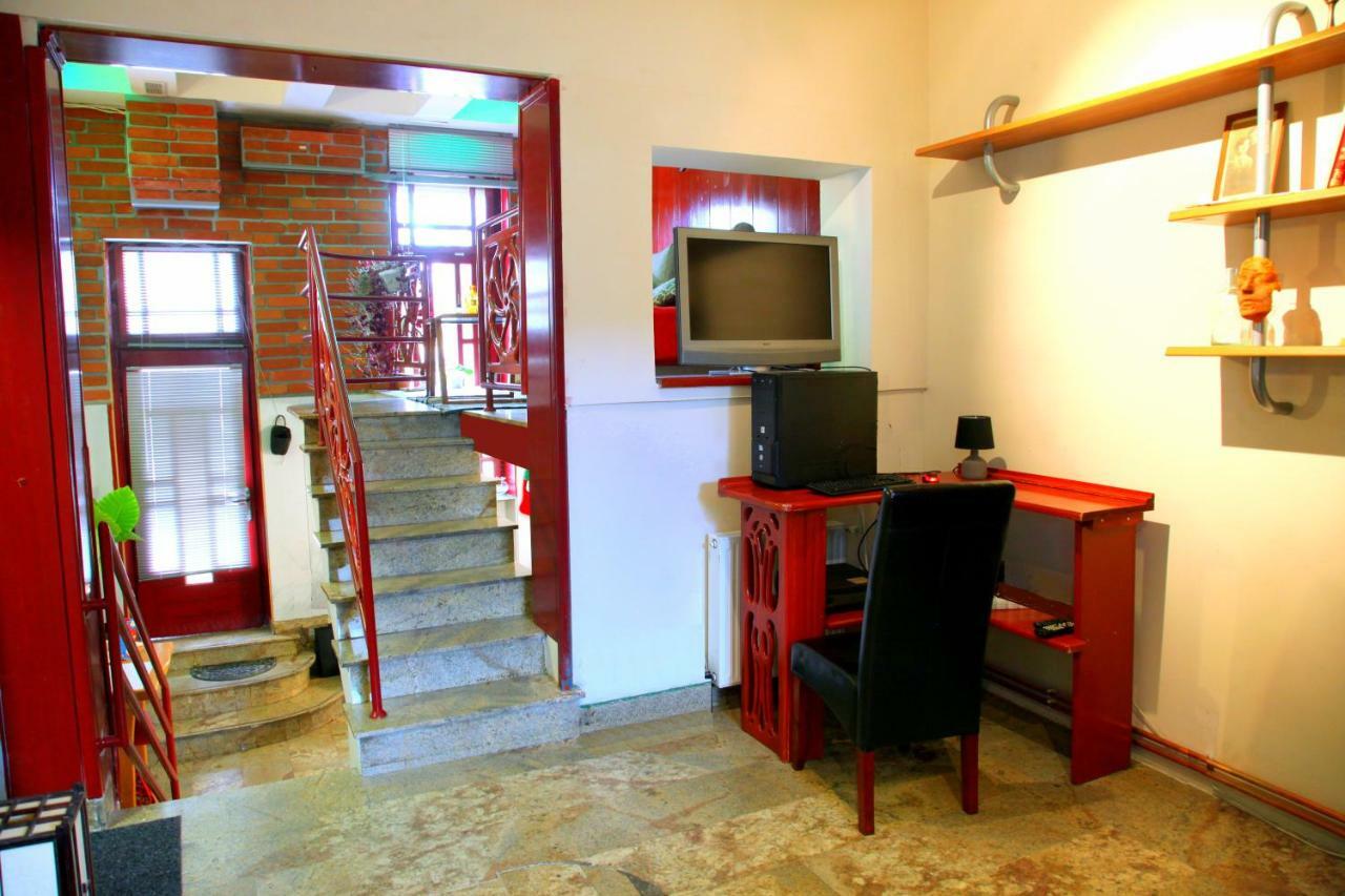 Studio Apartman - Park - Osijek Buitenkant foto